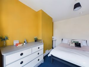 bed - click for photo gallery